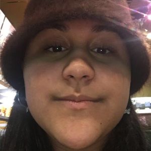 Meet your Posher, Ariella